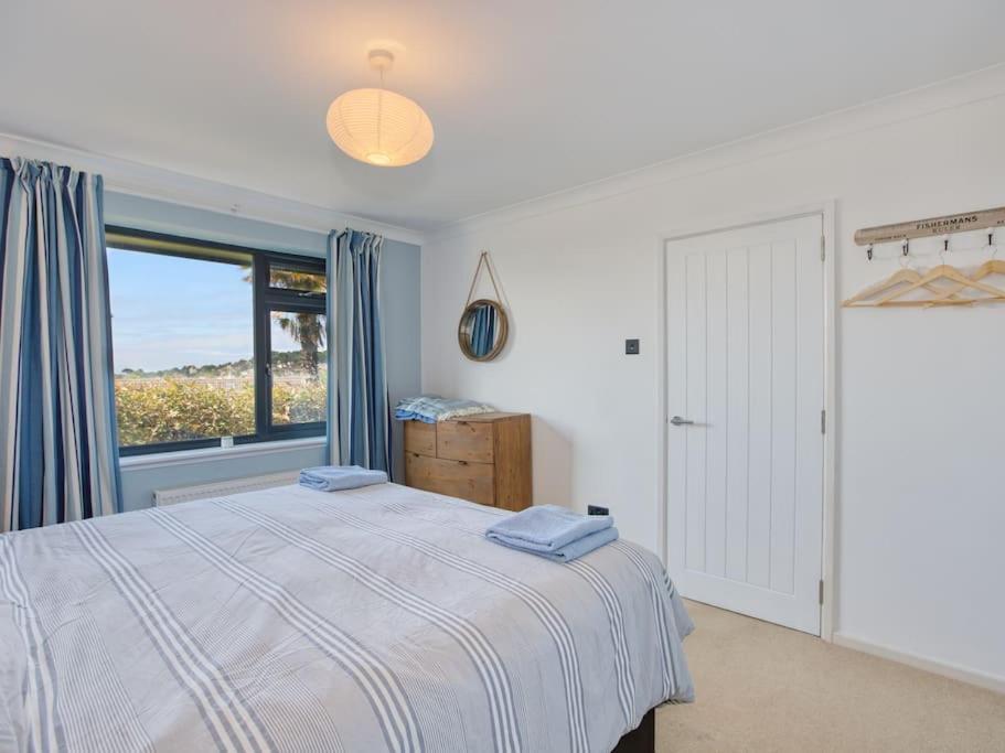 Lovely Holiday Home In Lyme Regis - Sleeps 8 Exterior photo