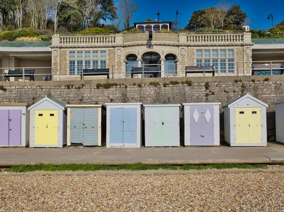 Lovely Holiday Home In Lyme Regis - Sleeps 8 Exterior photo