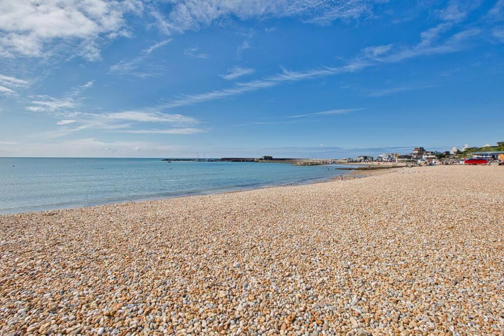 Lovely Holiday Home In Lyme Regis - Sleeps 8 Exterior photo