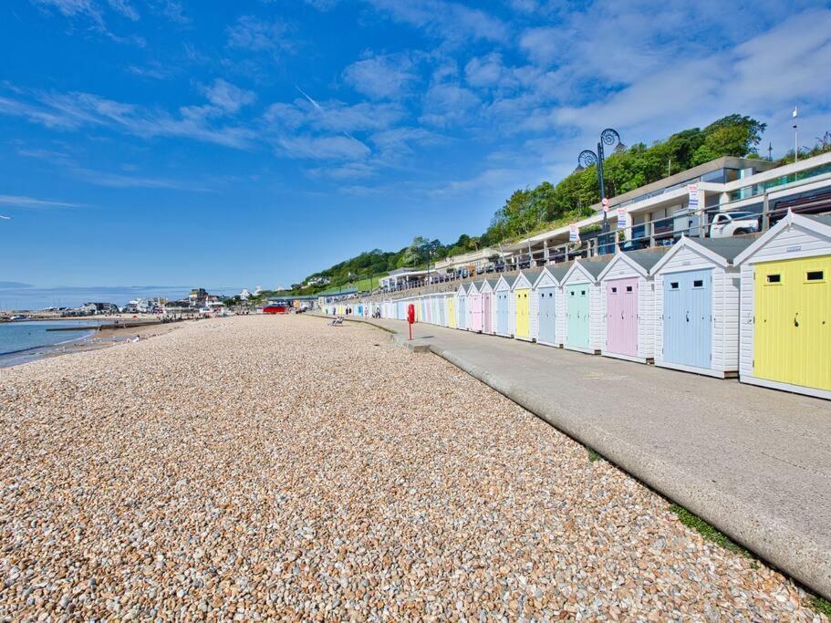 Lovely Holiday Home In Lyme Regis - Sleeps 8 Exterior photo